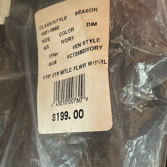 Veil with beading - Picture 9 of 9